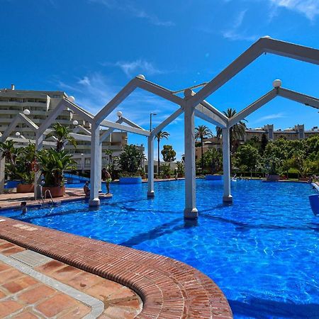 Benal Beach, Luxury Sea & Mountain View Beachside 1 Bedroom Apartment Бенальмадена Екстер'єр фото