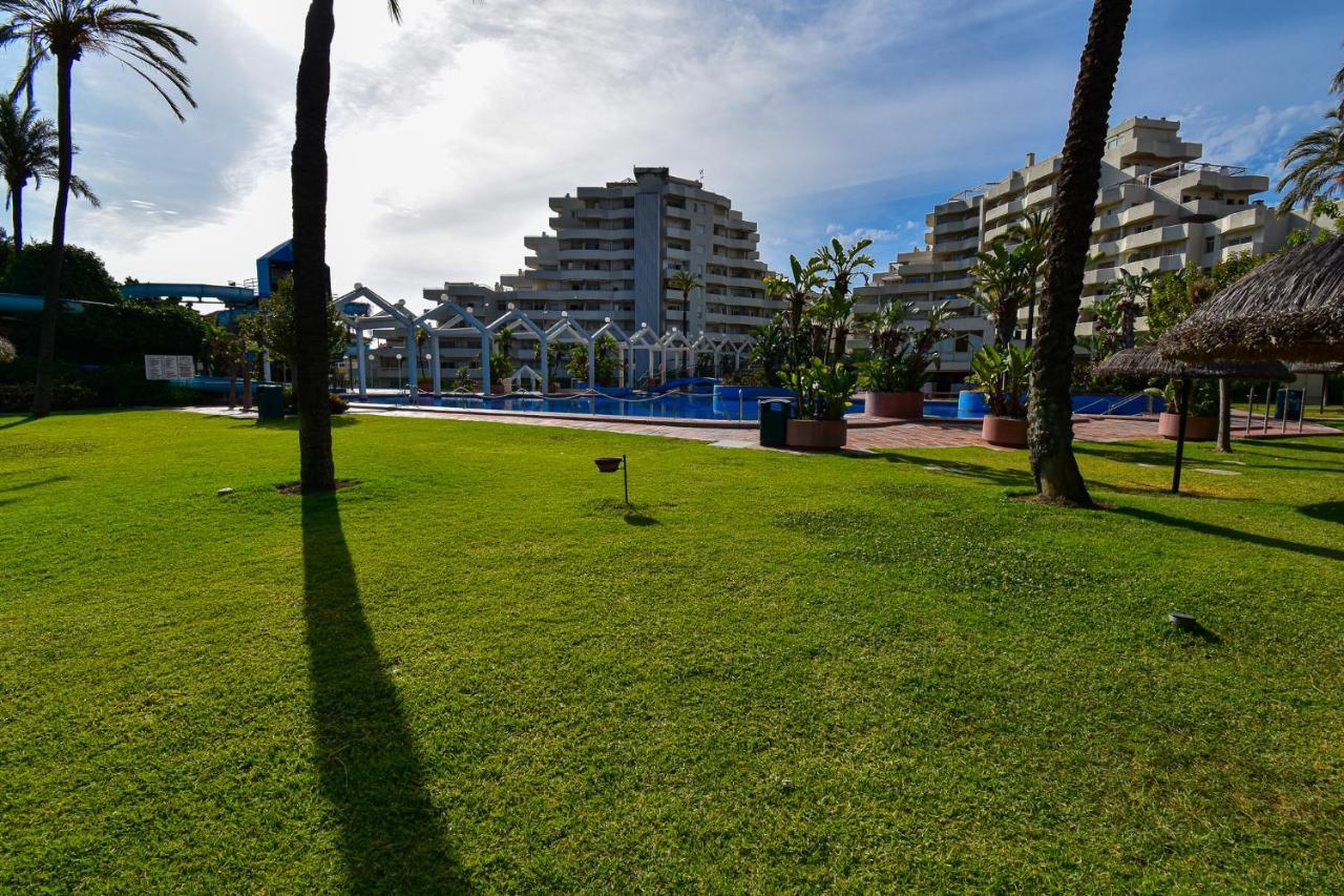 Benal Beach, Luxury Sea & Mountain View Beachside 1 Bedroom Apartment Бенальмадена Екстер'єр фото